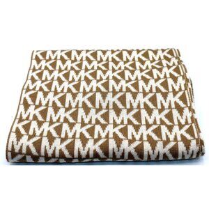 Michael Kors Monogram Scarf Beige & White Cozy Minimalist Aesthetic
